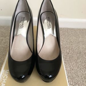 Michael Kors Ionna Pump
